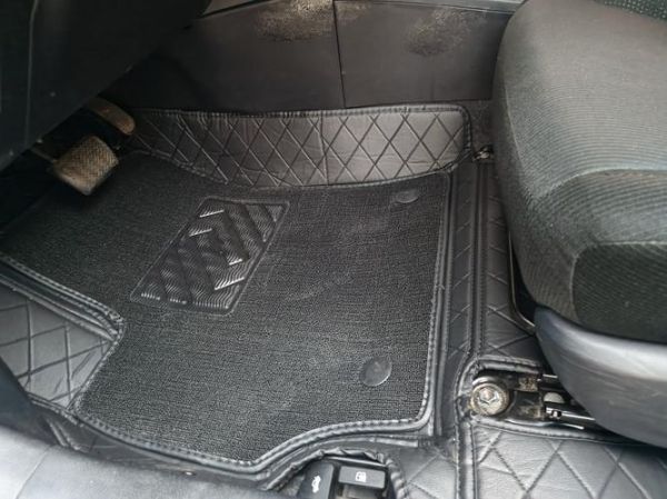 汽车脚垫什么材质好_汽车脚垫多久换一次-第1张图片-俊逸知识馆 汽车脚垫什么材质好_汽车脚垫多久换一次-第1张图片-俊逸知识馆