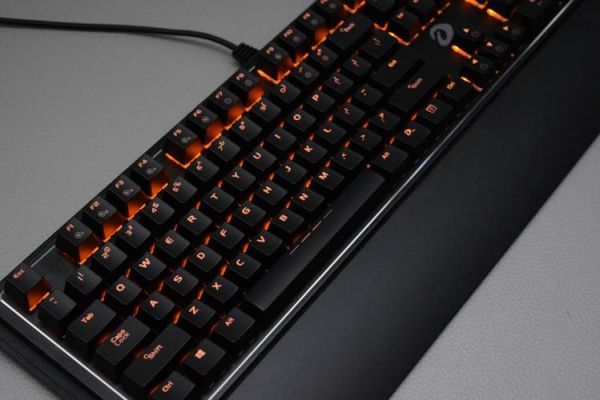 罗技机械键盘怎么样_值得买吗-第1张图片-俊逸知识馆