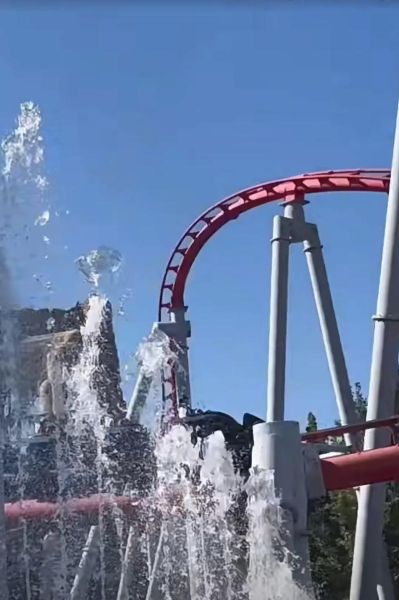 北京欢乐谷下雨天能玩吗_北京欢乐谷雨天项目有哪些-第1张图片-俊逸知识馆