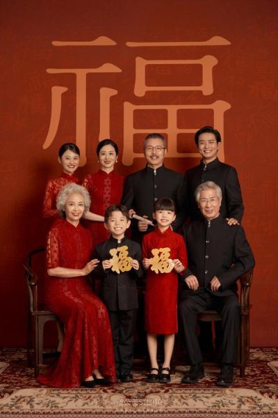 全家福怎么拍好看_全家福拍摄技巧有哪些-第1张图片-俊逸知识馆 全家福怎么拍好看_全家福拍摄技巧有哪些-第1张图片-俊逸知识馆