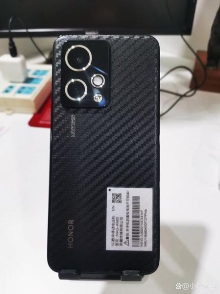 曲屏手机怎么样_值得买吗-第3张图片-俊逸知识馆