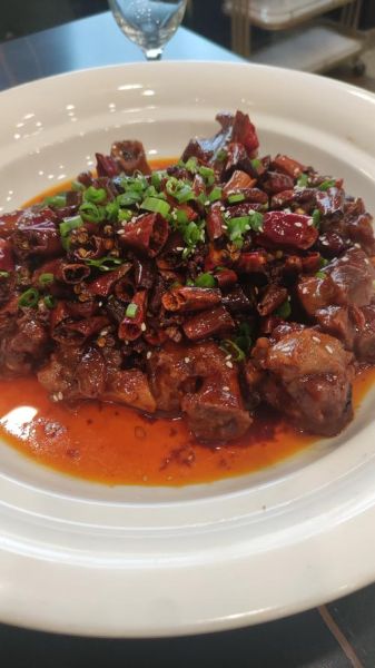 北京重庆饭店怎么样_北京重庆饭店人均消费-第1张图片-俊逸知识馆