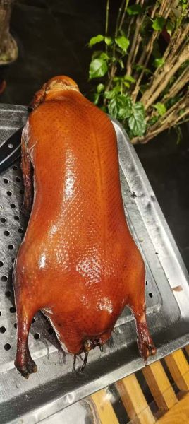 北京烤鸭是什么菜系_北京烤鸭属于哪个地方菜-第1张图片-俊逸知识馆 北京烤鸭是什么菜系_北京烤鸭属于哪个地方菜-第1张图片-俊逸知识馆
